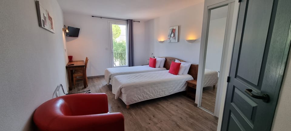 Superior Twin Room | Premium bedding, desk, soundproofing, iron/ironing board