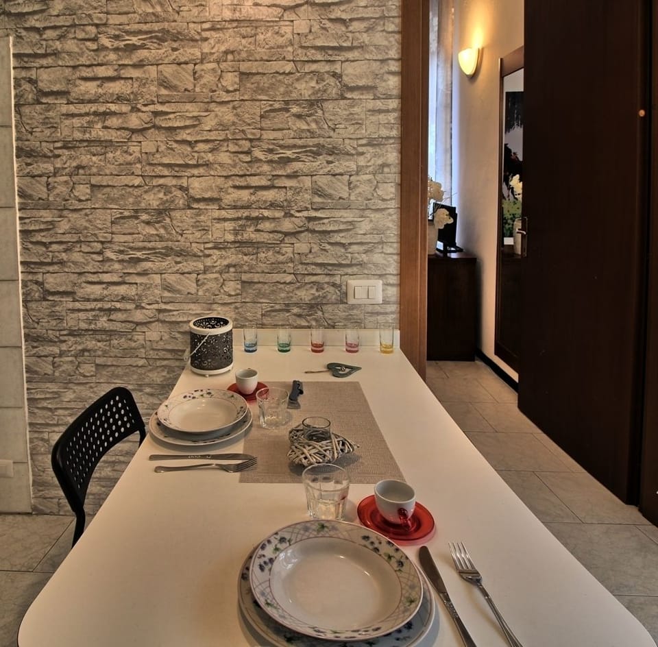 Studio, 1 Bedroom | Private kitchen | Full-size fridge, stovetop, cookware/dishes/utensils