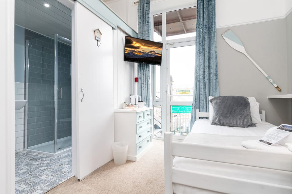 Deluxe Twin Room, 2 Twin Beds | Premium bedding, individually decorated, individually furnished