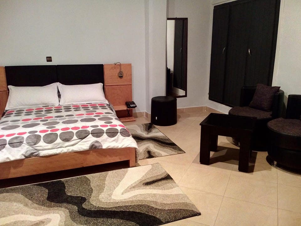 In-room safe, desk, blackout drapes, soundproofing
