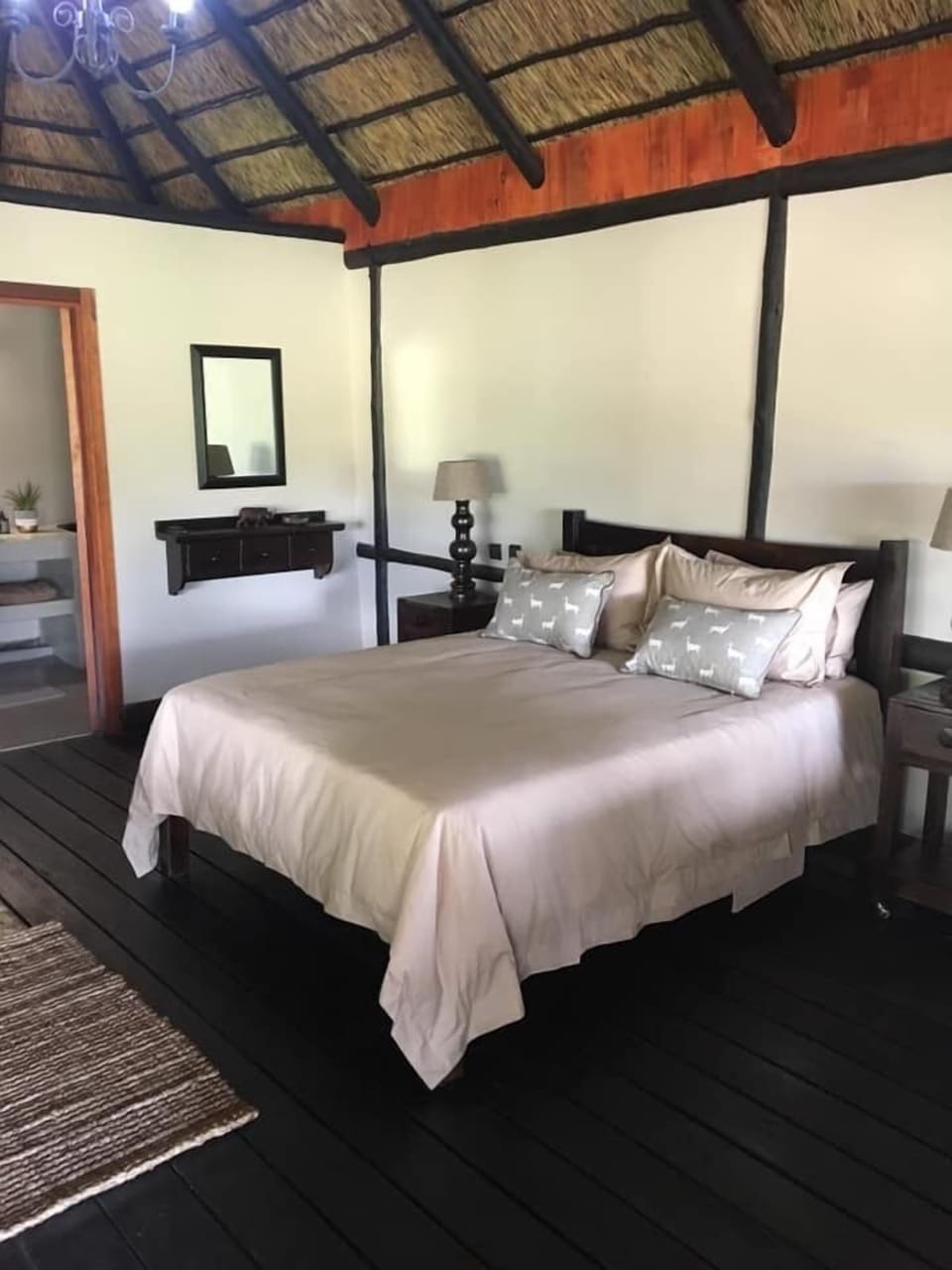Deluxe Double Room (De Luxe Queen) | Bathroom | Towels