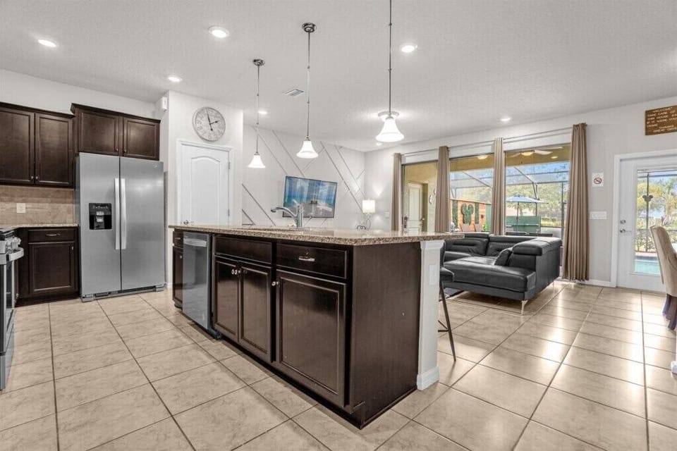 4618 Terrasonesta Drive (8).jpg