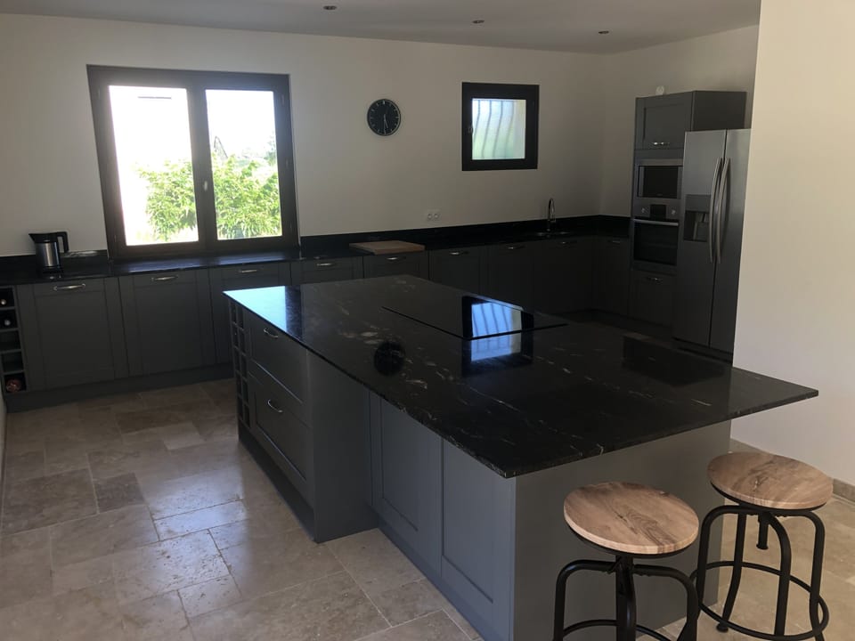 Induction hob, fridge freezer with ice machine, dishwasher and Washing machine 