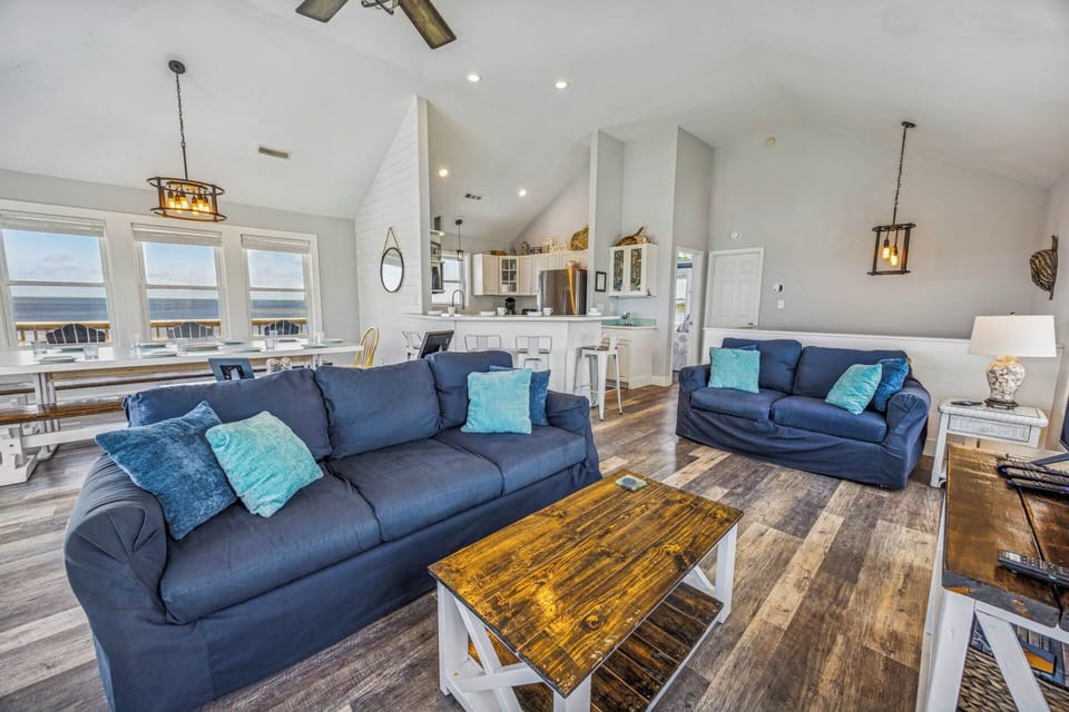 Surf or Sound Realty - 506 - Sounds Frisky - Great Room -3