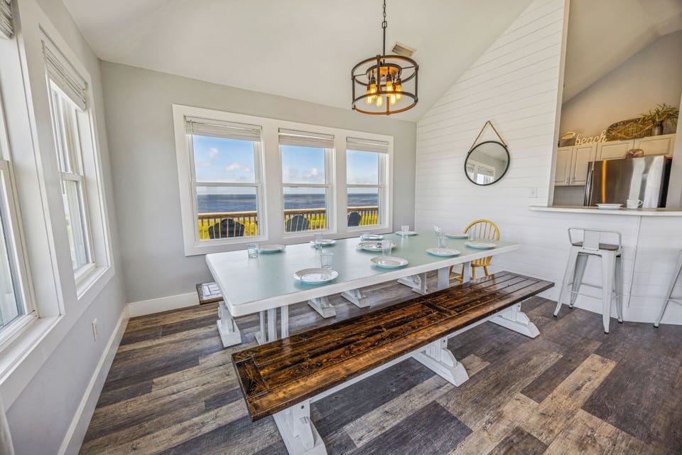 Surf or Sound Realty - 506 - Sounds Frisky - Dining Area  -1