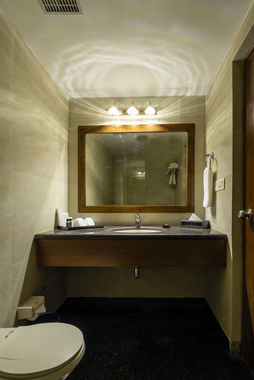 Shower, free toiletries, hair dryer, slippers
