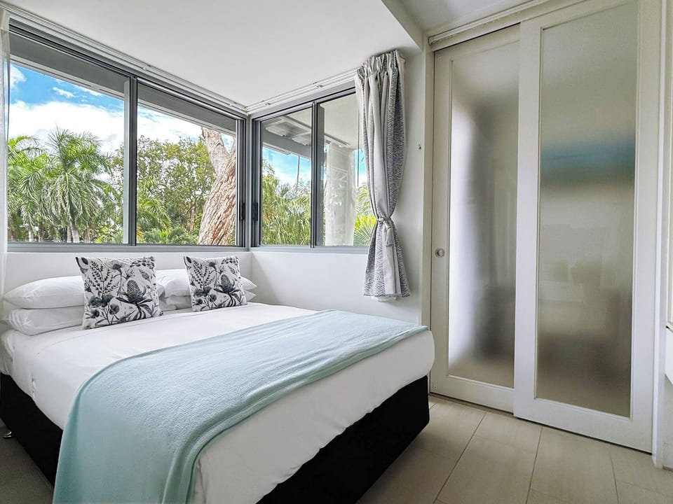 The 2nd bedroom with a twin bed, this apartment is perfect for small family 