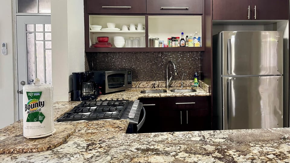 Stove, oven, fridge, microwave, coffee maker, toaster cooking pots & utensils 