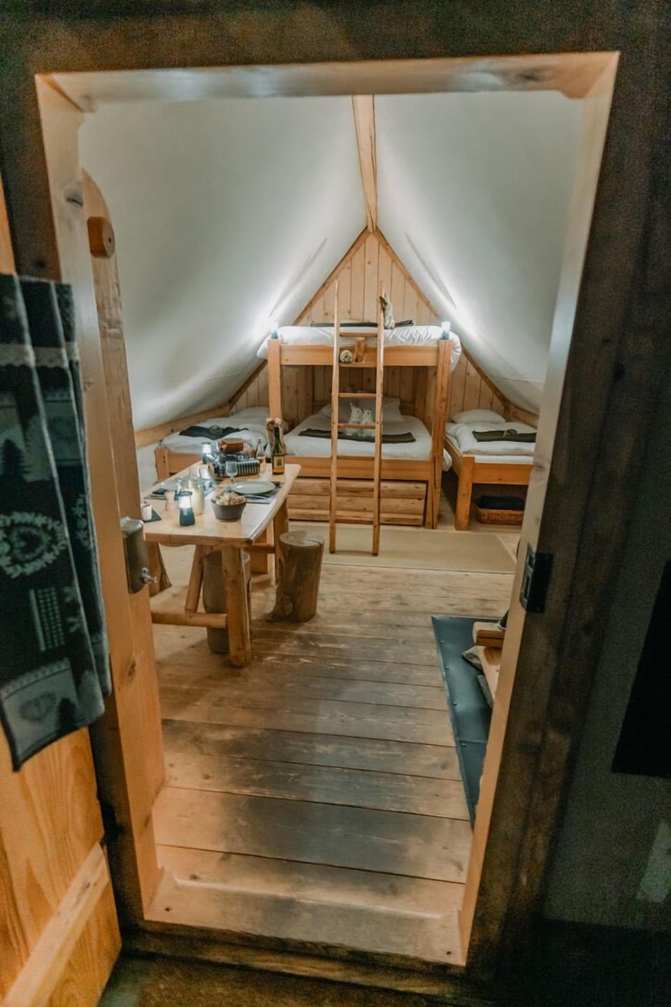 Tent (Lodge Famille) | Individually decorated, individually furnished, free WiFi, bed sheets