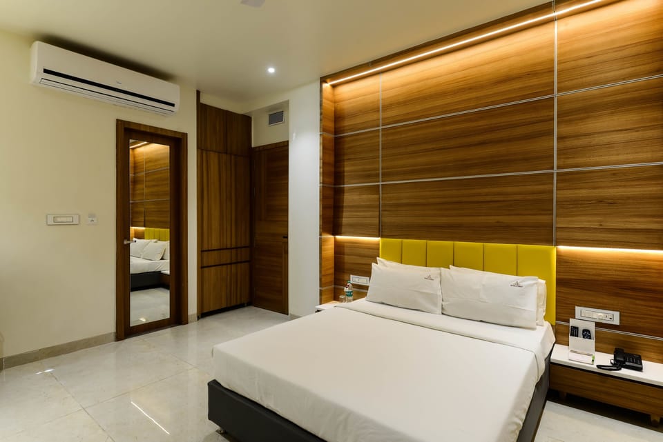 Premium bedding, in-room safe, desk, soundproofing