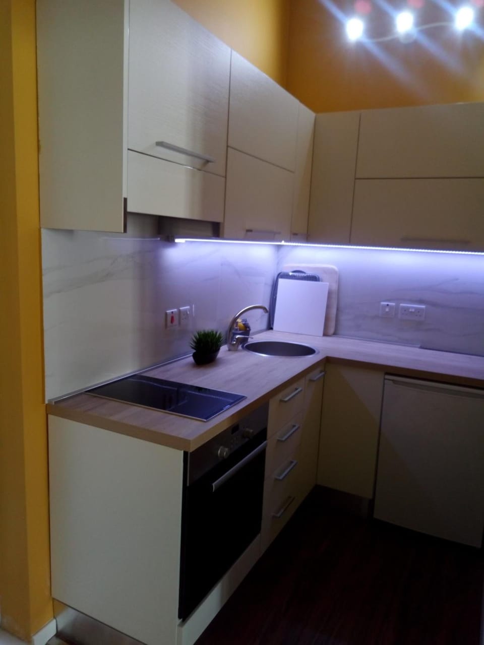 Espresso maker, coffee/tea maker, electric kettle