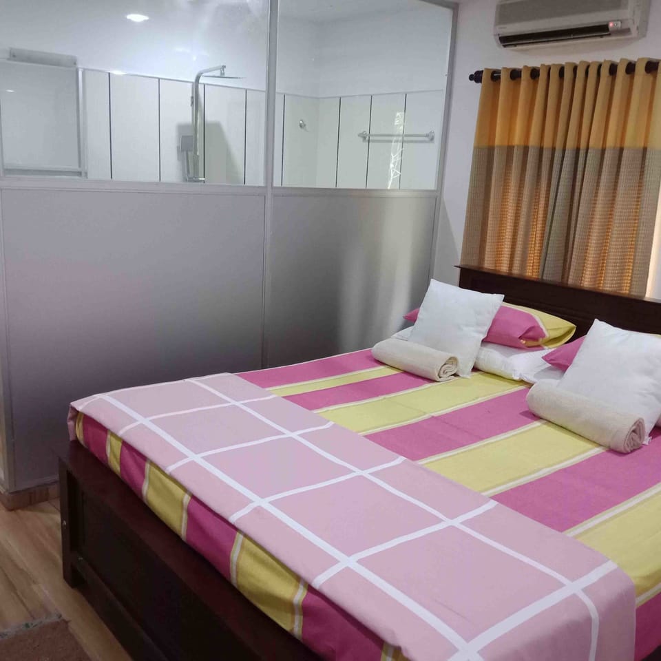 Deluxe Room, 1 Double Bed, Garden View | 1 bedroom, in-room safe, desk, iron/ironing board