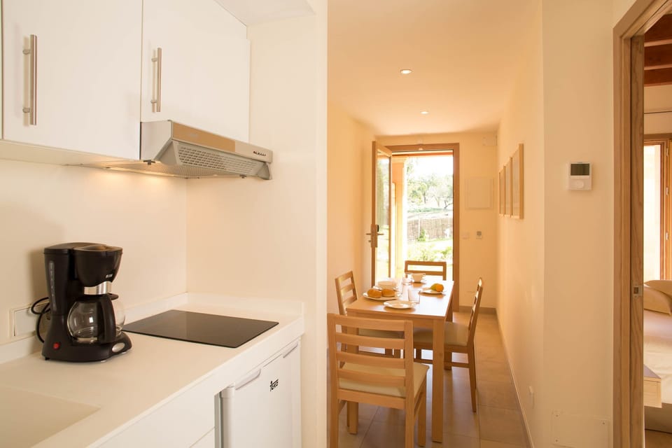 Sa Grua | Private kitchen | Fridge, stovetop, espresso maker, coffee/tea maker