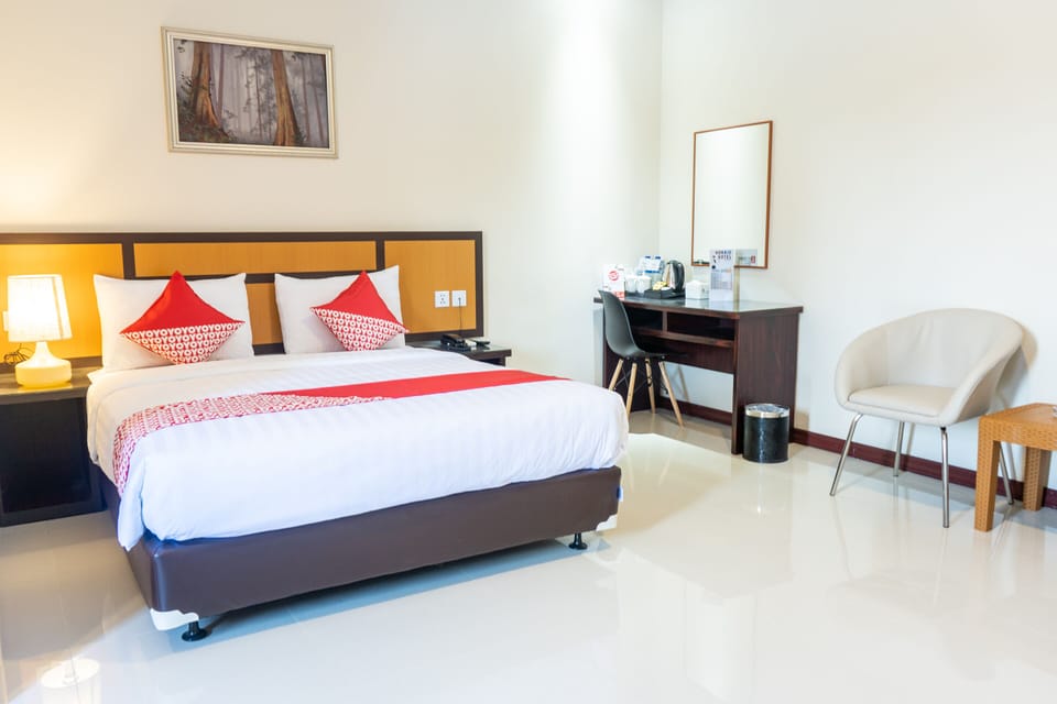 Deluxe Double Room, 1 Double Bed | Desk, WiFi (free), bed sheets
