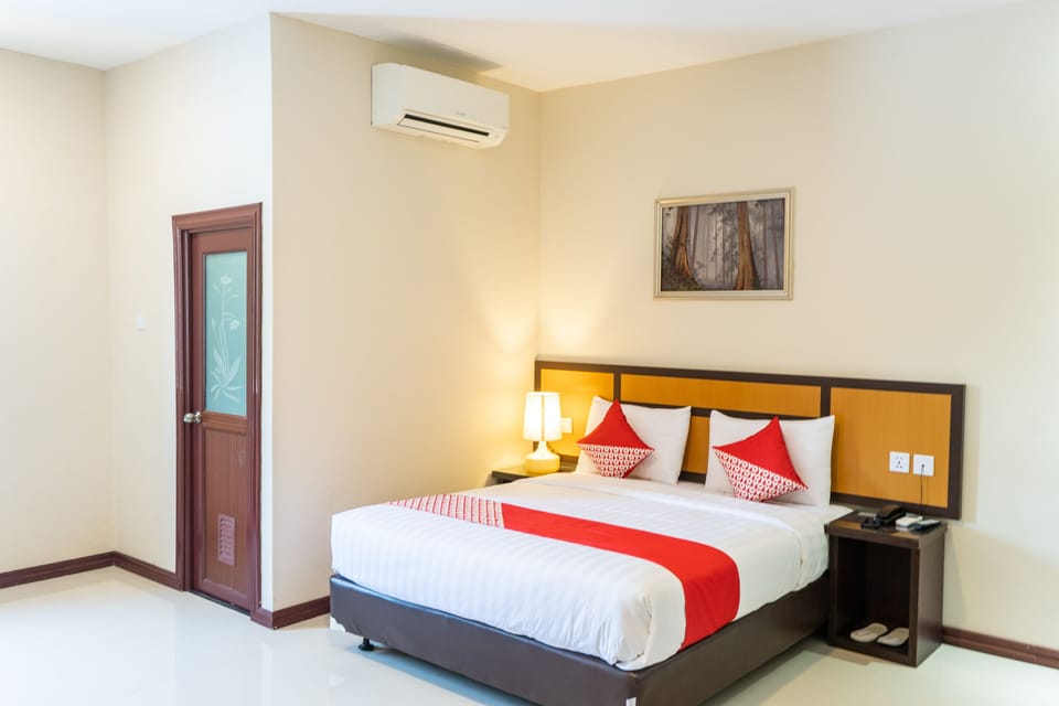 Deluxe Double Room, 1 Double Bed | Desk, WiFi (free), bed sheets