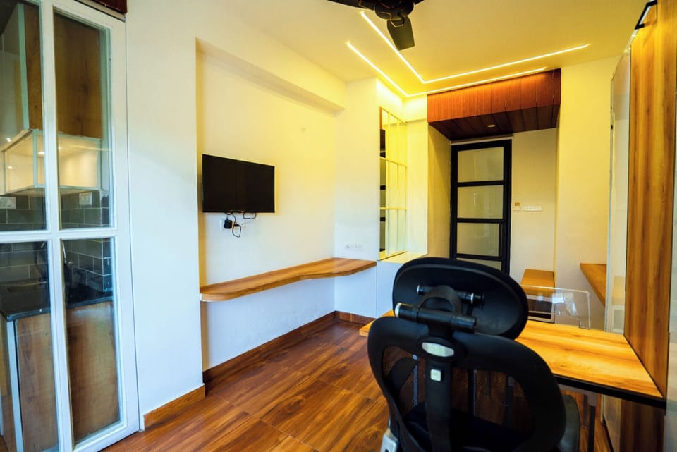 Grand Room | In-room safe, desk, blackout drapes, soundproofing