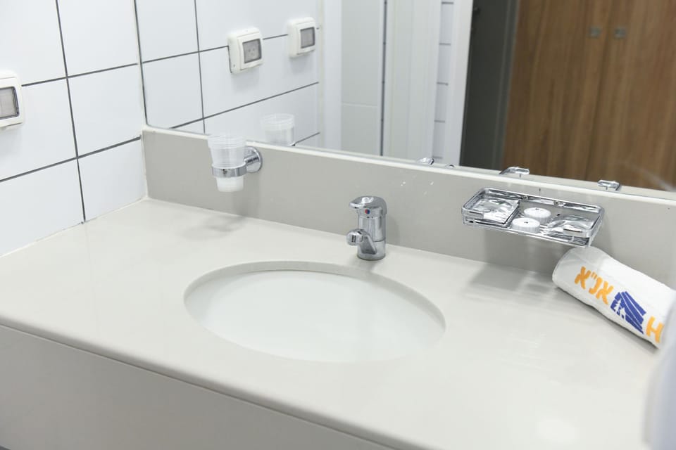 Standard Room | Bathroom sink