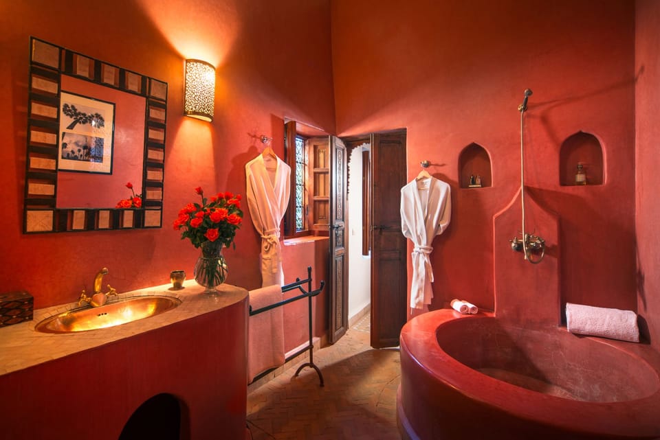 Deluxe Double Room, 1 King Bed (Walnut) | Bathroom | Deep soaking tub, rainfall showerhead, free toiletries, hair dryer