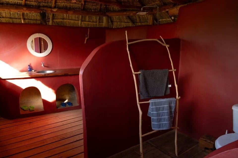 Luxury Double or Twin Room | Bathroom | Shower, free toiletries