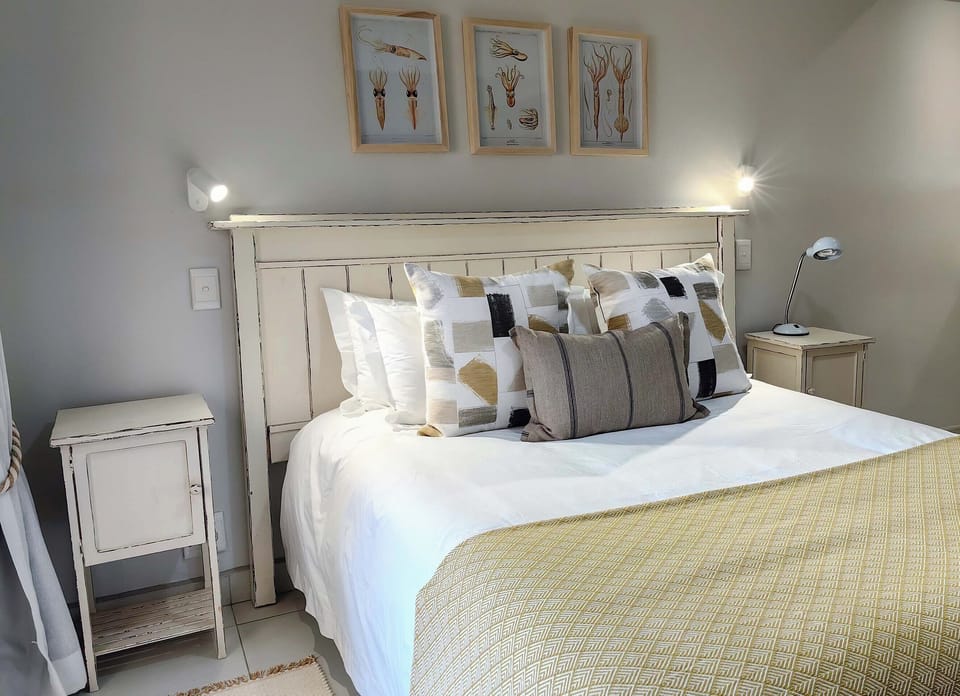Premium bedding, pillowtop beds, minibar, in-room safe