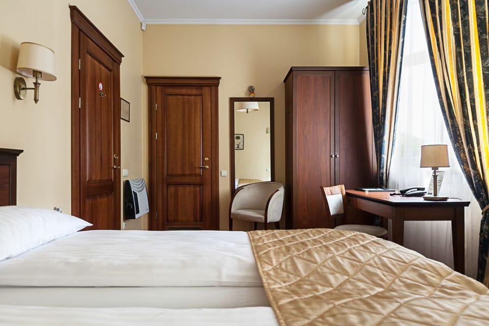 Classic Twin Room, City View | In-room safe, desk, blackout drapes, iron/ironing board