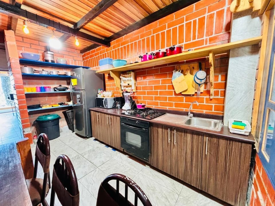 Coffee/tea maker, full-size fridge, microwave, oven