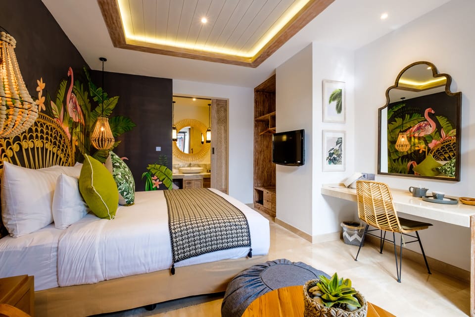 Deluxe Room | In-room safe, desk, blackout drapes, soundproofing