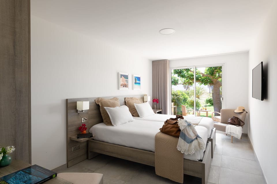 1 bedroom, premium bedding, minibar, in-room safe
