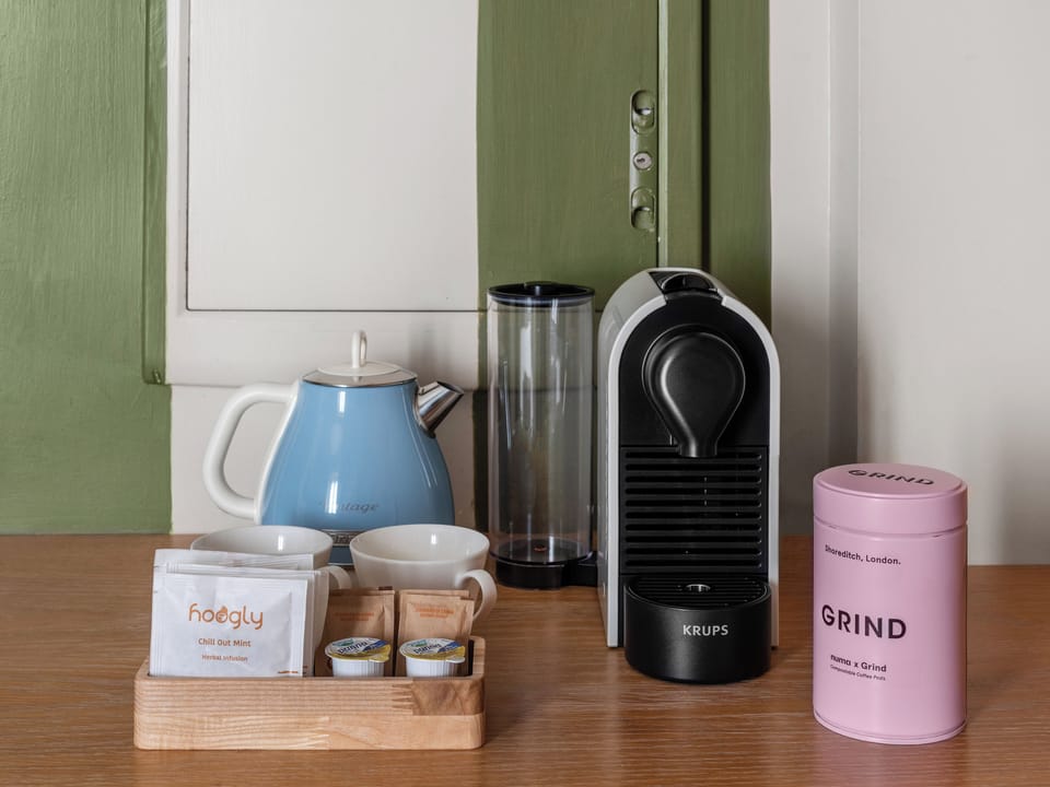 Small Room - Single Bed | Coffee and/or coffee maker