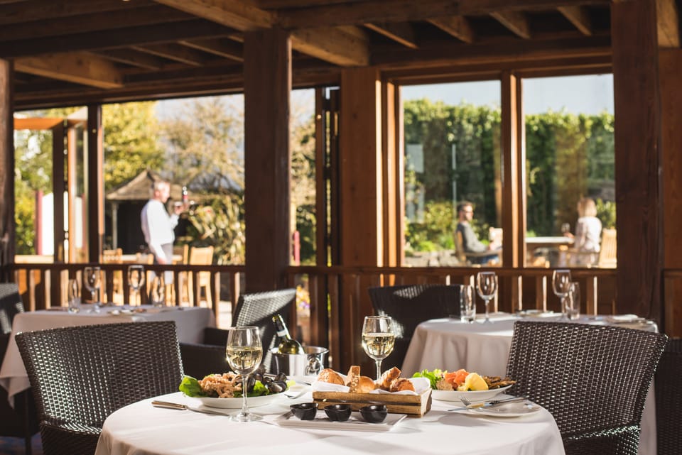 Breakfast, lunch and dinner served