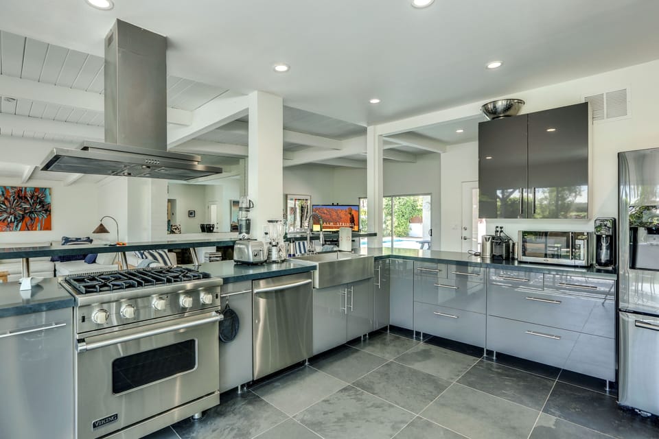 Full Kitchen 