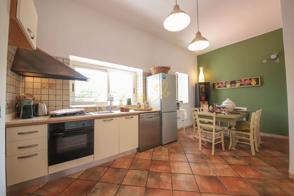Villa, 4 Bedrooms | Private kitchen | Full-size fridge, oven, stovetop, dishwasher