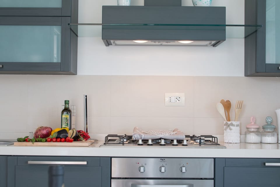 Villa, 3 Bedrooms | Private kitchen | Full-size fridge, oven, stovetop, dishwasher