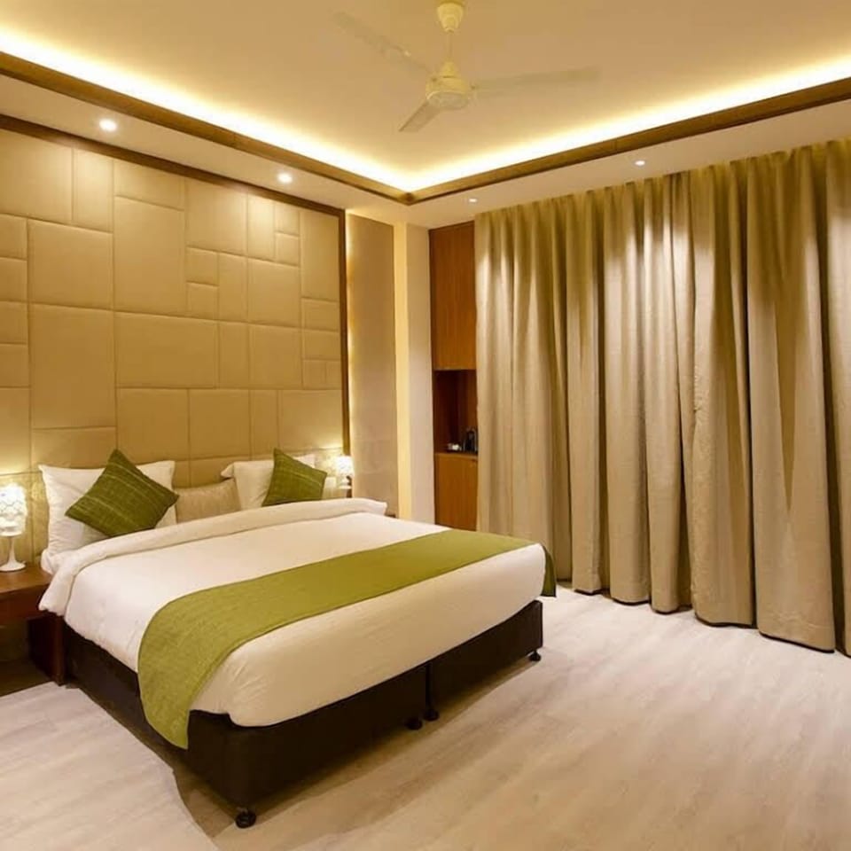 1 bedroom, minibar, in-room safe, desk