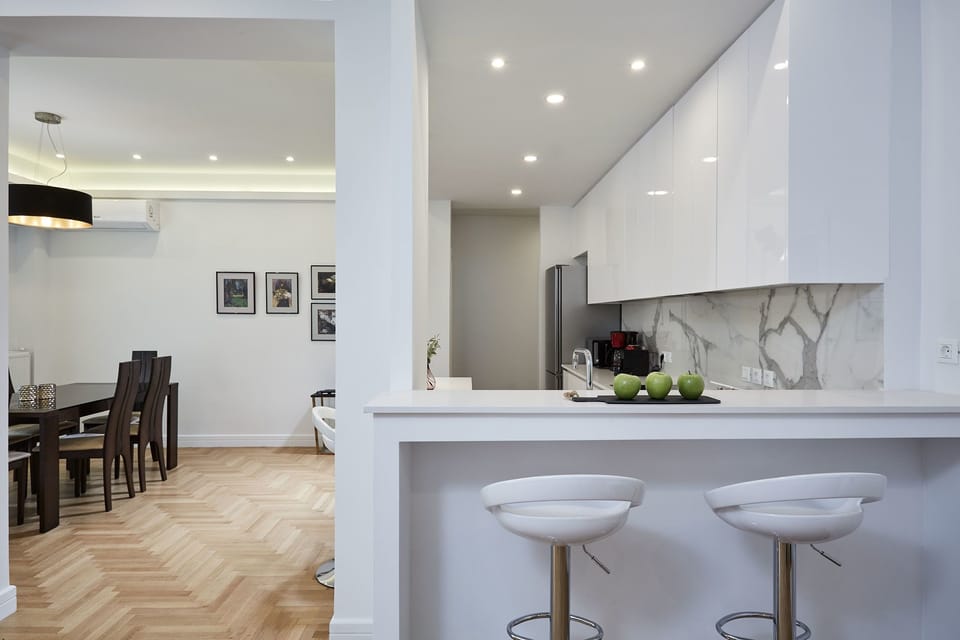 Luxurious Spacious Apt next  Hilton Area Apartment in Athens