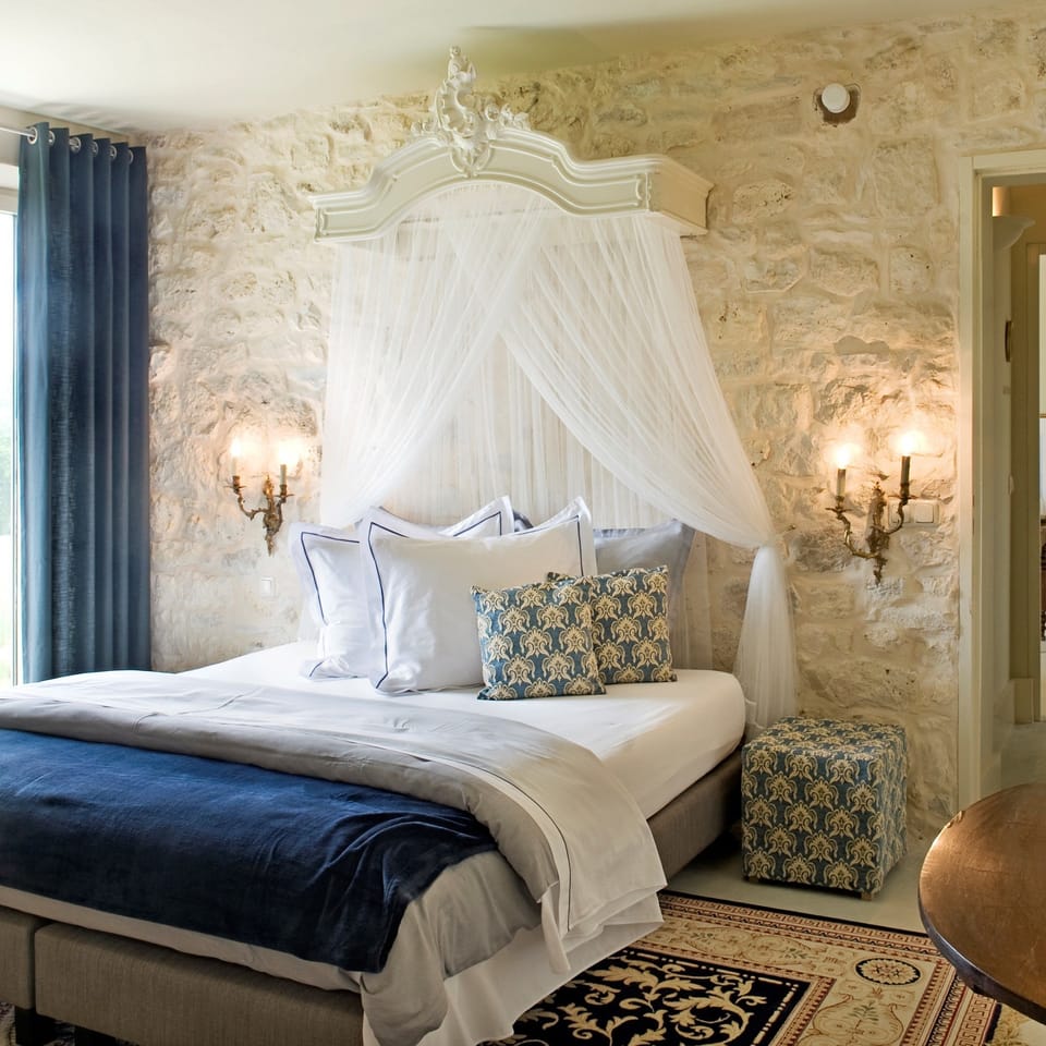 Double Room | Individually decorated, individually furnished, blackout drapes