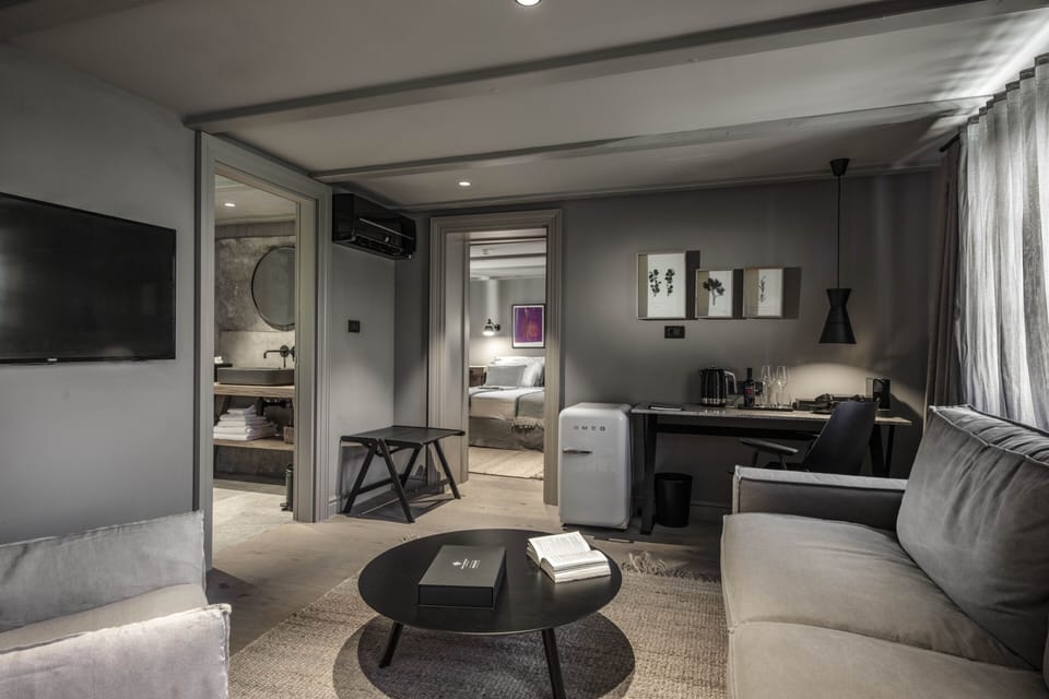 Maisonette Suite, Terrace | Living room | LCD TV