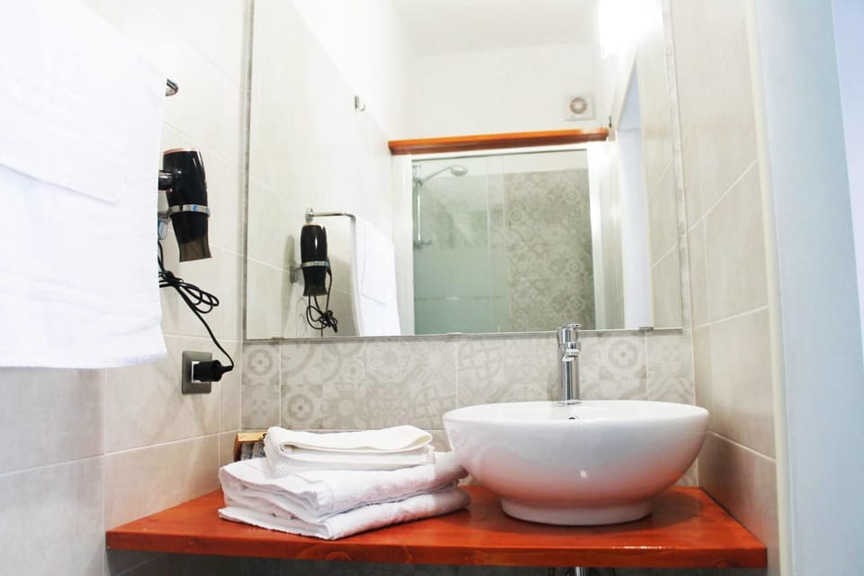Double Room, Private Bathroom | Bathroom | Free toiletries, hair dryer, bidet, towels