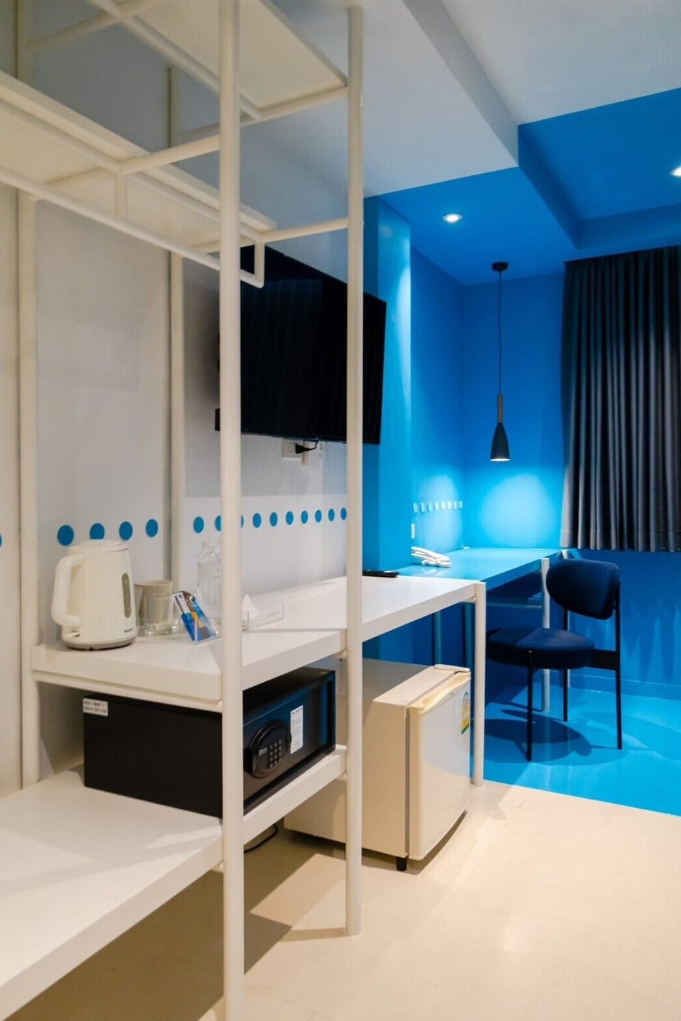 Deluxe Twin Room, Non Smoking | In-room safe, individually decorated, free WiFi, bed sheets