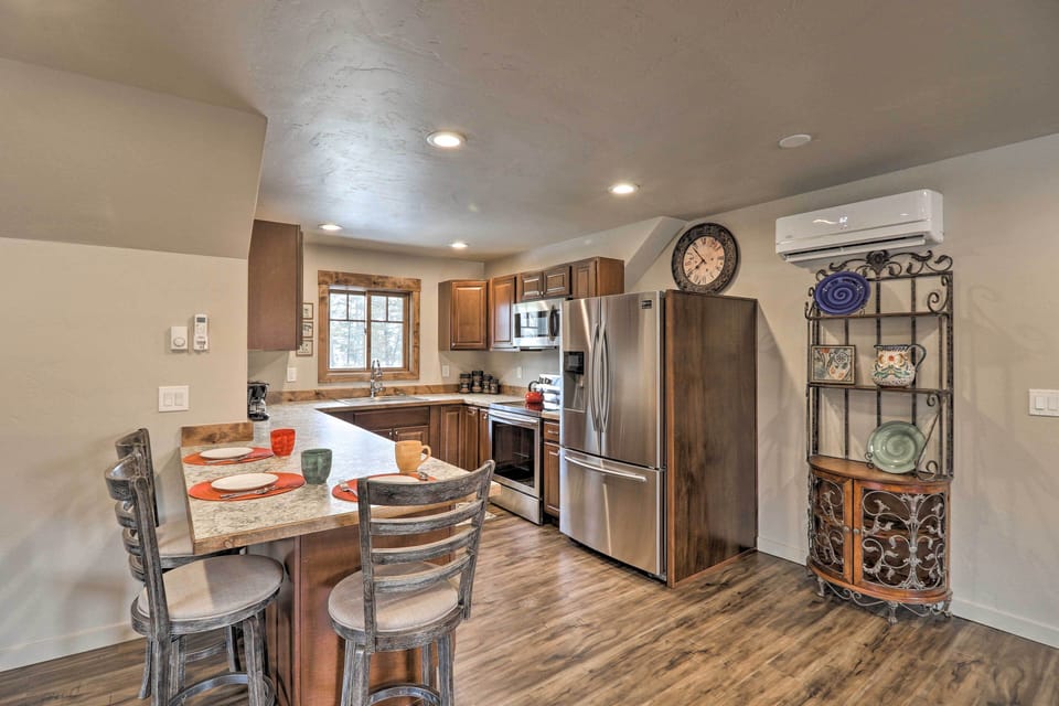 Kitchen | Cooking Basics | Bar Seating