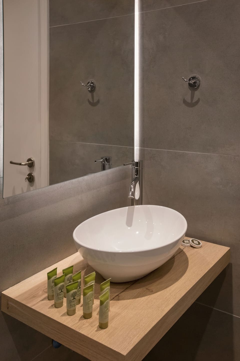 Roomy & Comfortable Apt Near Acropolis by GHH Apartment in Athens