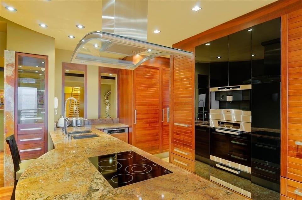 Granite counter top, large fridge and freezer, Nespresso coffee maker