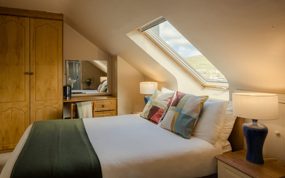 Classic Double Room, 1 Double Bed, City View | Iron/ironing board, free WiFi, bed sheets