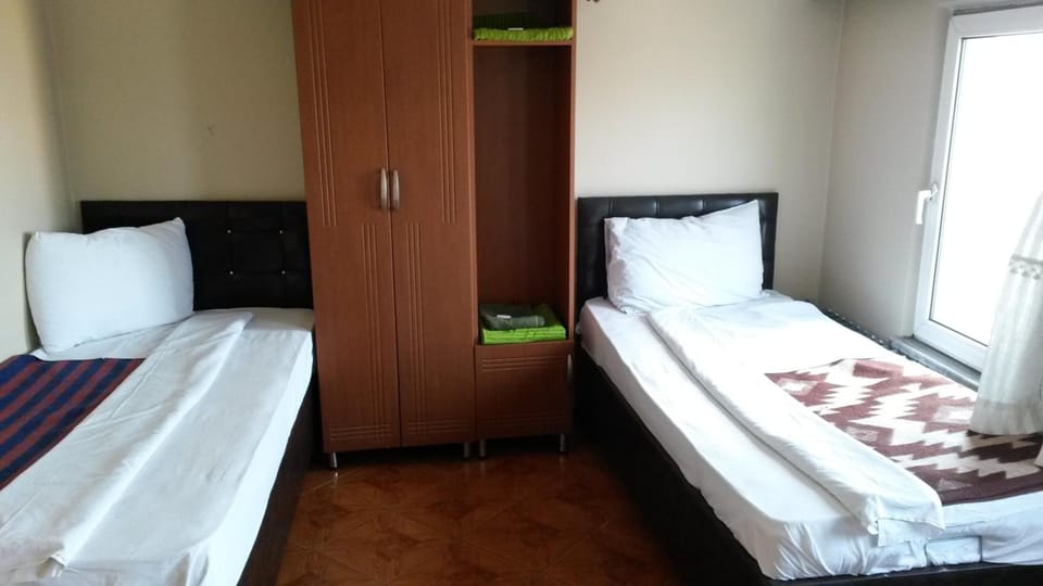 WiFi (free), bed sheets
