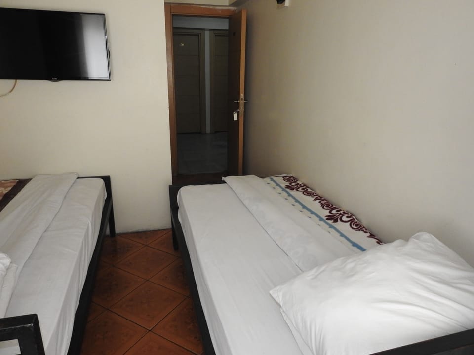 Standard Twin Room | WiFi (free), bed sheets