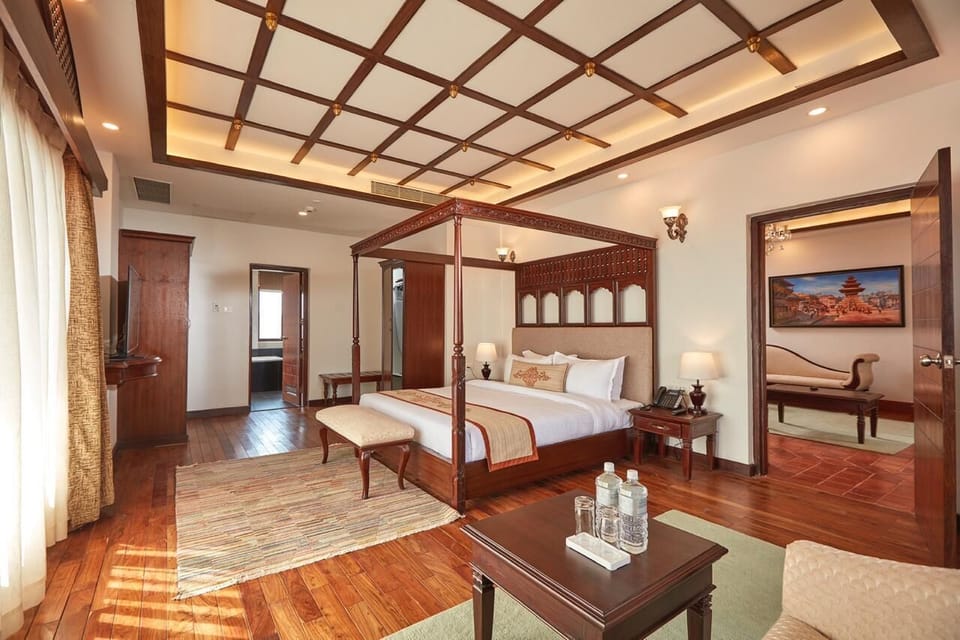 Presidential Panorama Suite : Free Cable Car, Zipline, Gym, Pool & Jacuzzi. | Premium bedding, in-room safe, desk, laptop workspace
