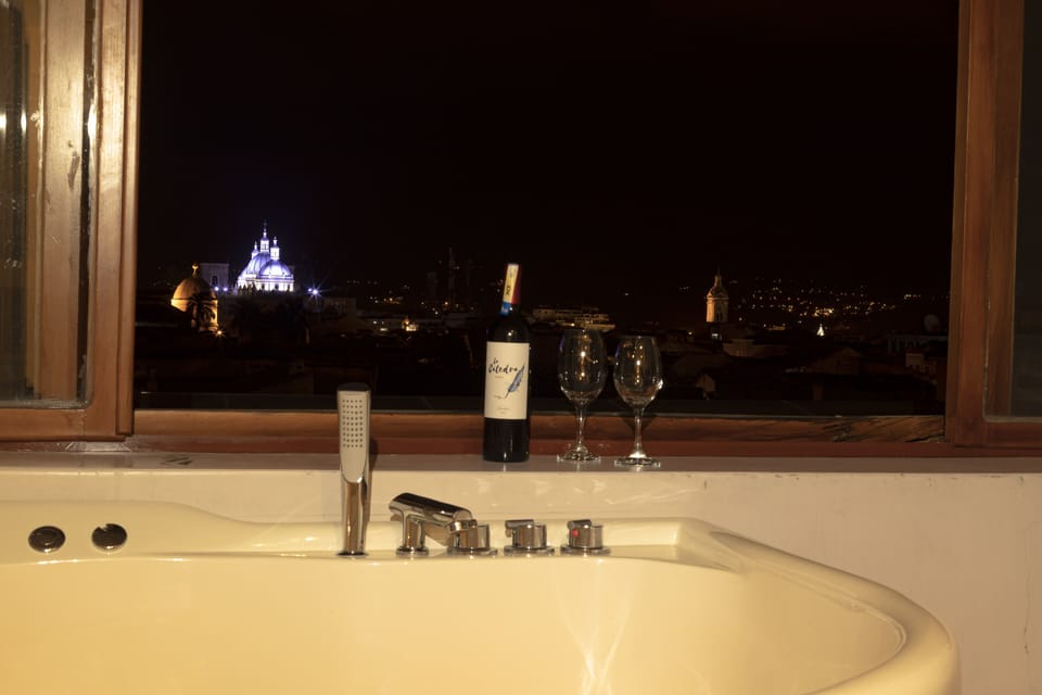 Exclusive Studio Suite, City View | Premium bedding, soundproofing, WiFi (free), bed sheets