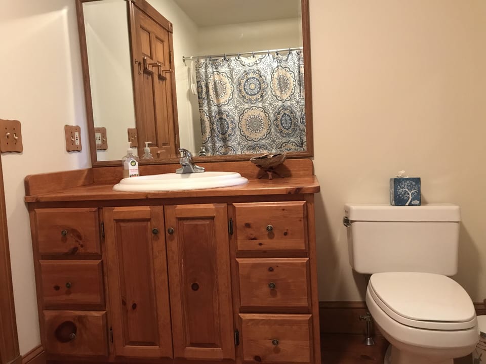 2ND BATHROOM