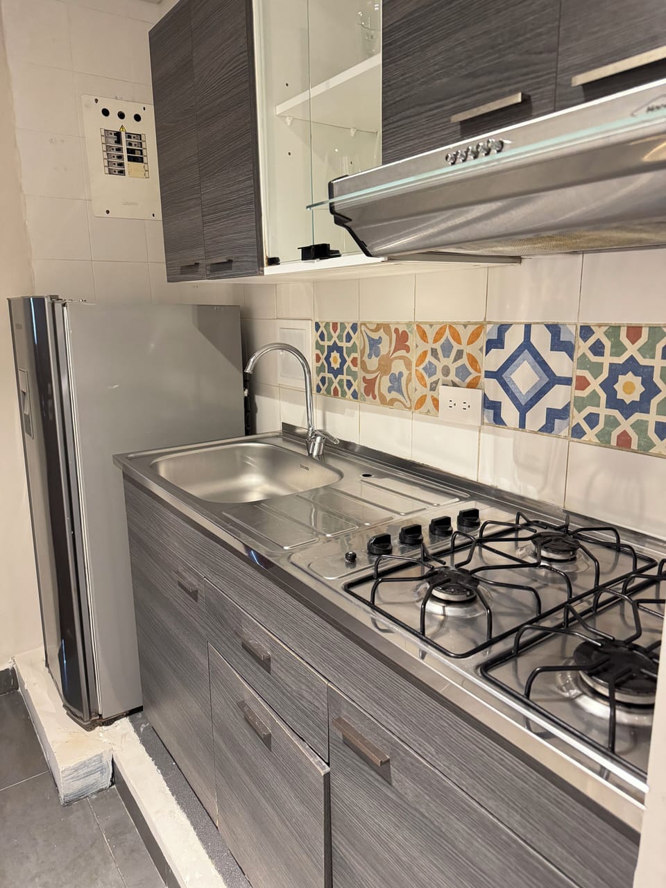 Studio Suite, Multiple Beds, Kitchenette | Private kitchenette | Microwave