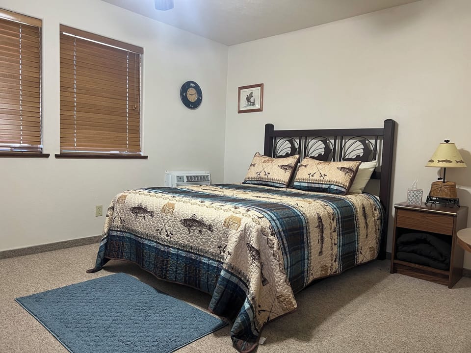 Front Bedroom/Common Area